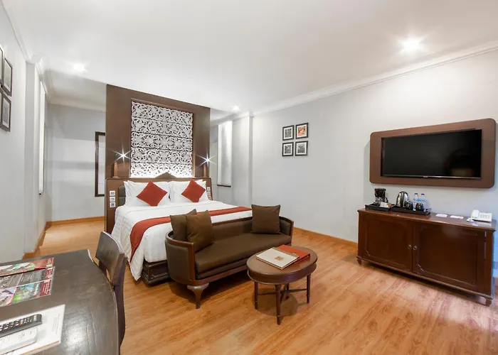 The Lokha & Hotel Legian (Bali)