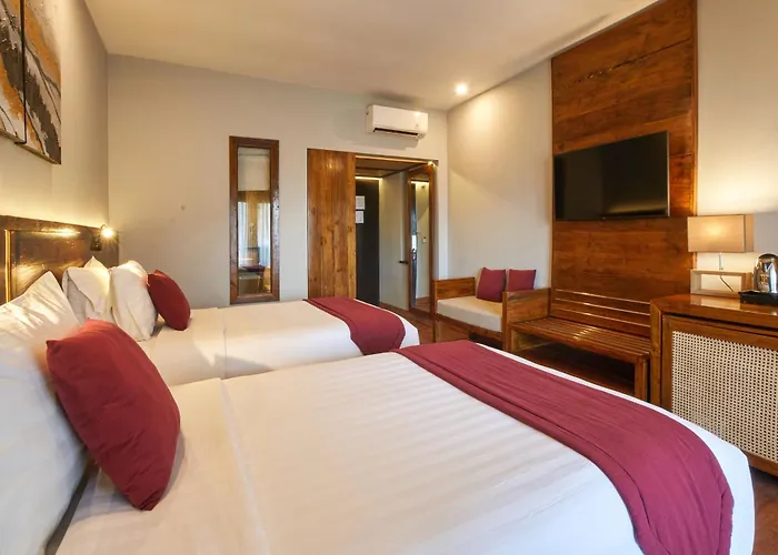Hotel The Lokha & 3*