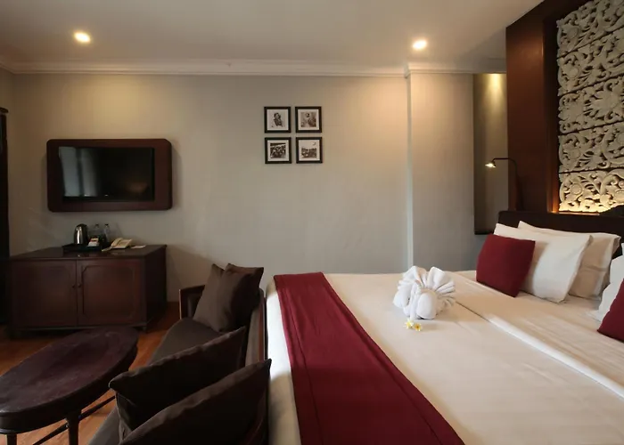 Hotel The Lokha & 3*