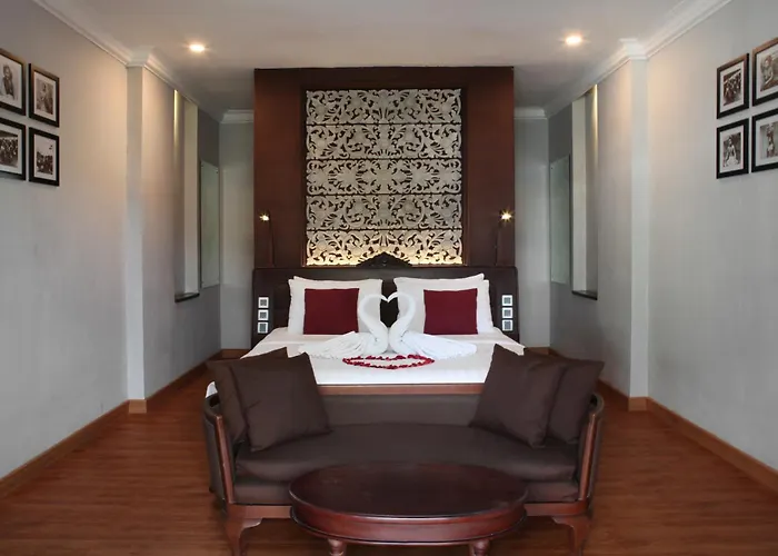 The Lokha & Hotel Legian (Bali)