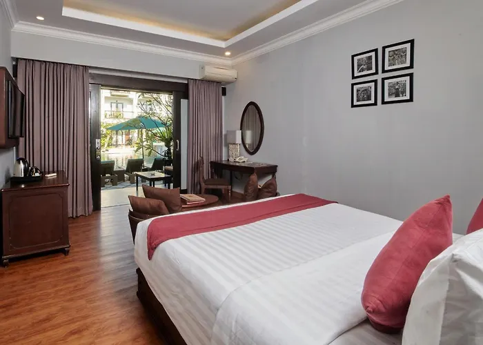 Hotel The Lokha &
